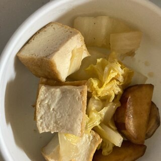 厚揚げとさつま芋と白菜の煮物